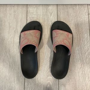 Olukai Punua ‘Olu Flip Flop Slides Women’s Size 7